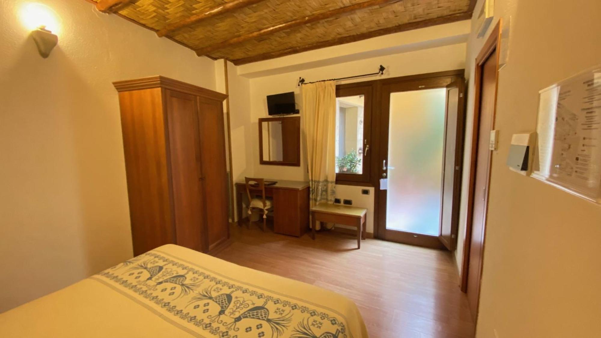 Hotel Villa Canu Cabras Exterior photo