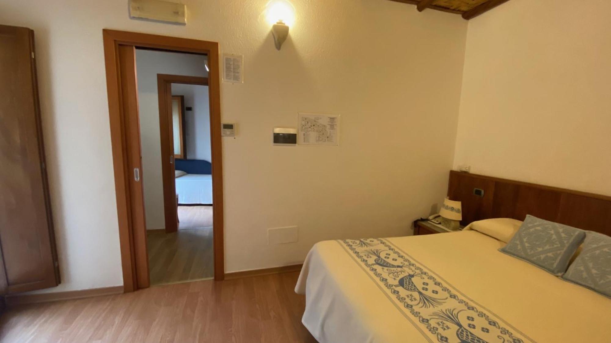 Hotel Villa Canu Cabras Exterior photo