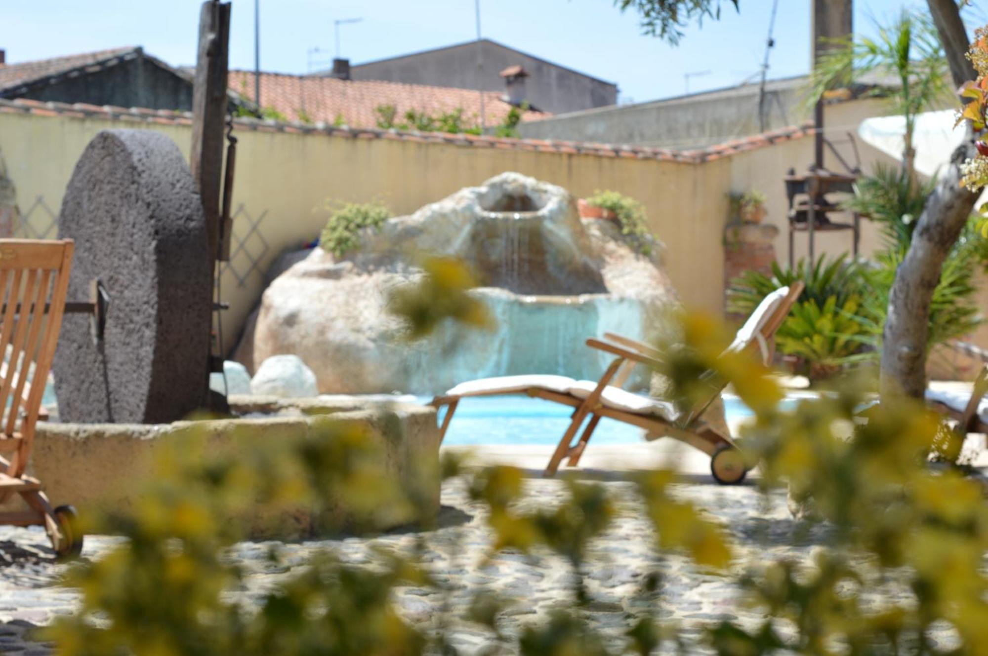 Hotel Villa Canu Cabras Exterior photo